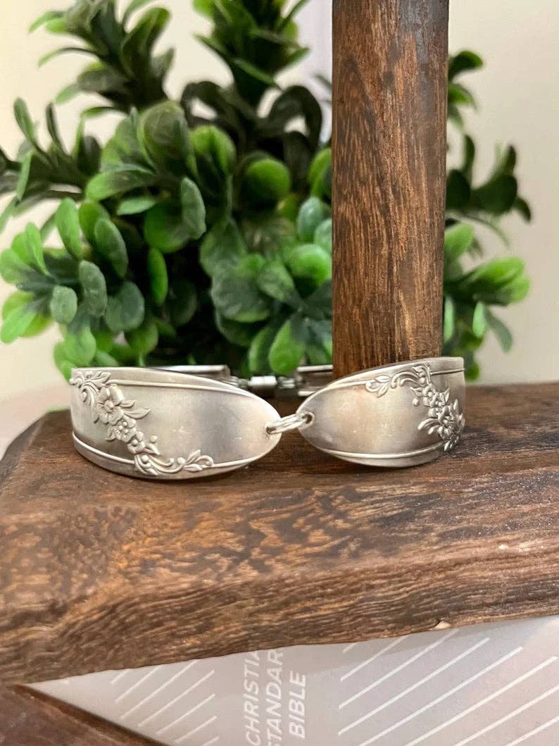 Queen Bess Vintage Bracelet