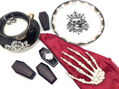 Black Tea and Roses in a Halloween Coffin Box