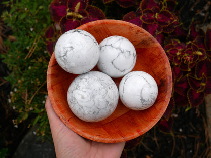 Howlite Spheres - 1 Kilo