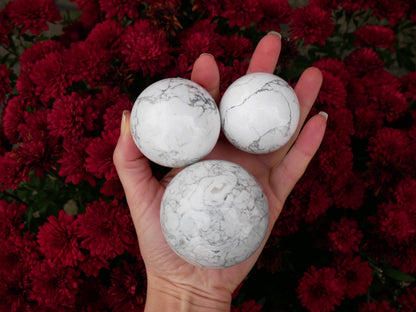 Howlite Spheres - 1 Kilo